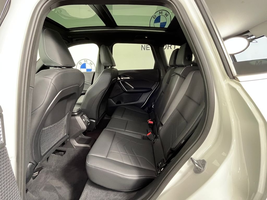 Used 2024 White BMW xDrive28i image 21