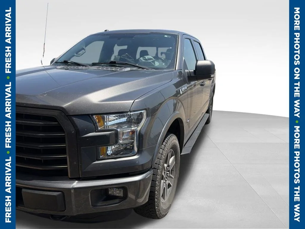 Used 2016 Gray Ford XLT image 1