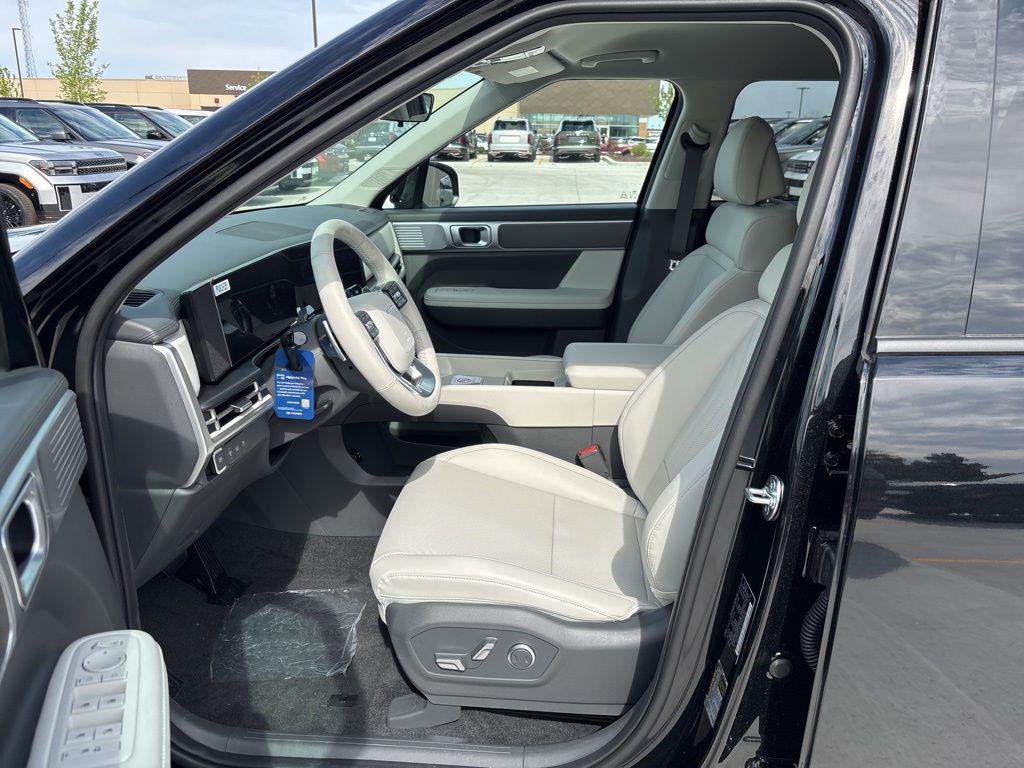 New 2026 Phantom Black Hyundai SEL AWD image 17