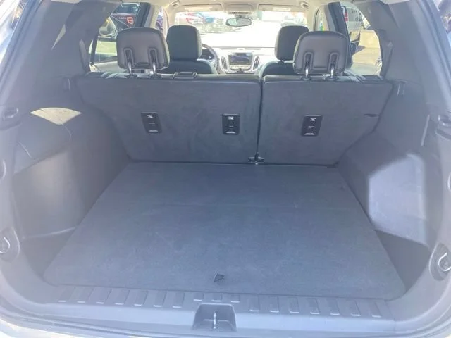 Used 2019 SILVER ICE METALLIC Chevrolet Premier image 34