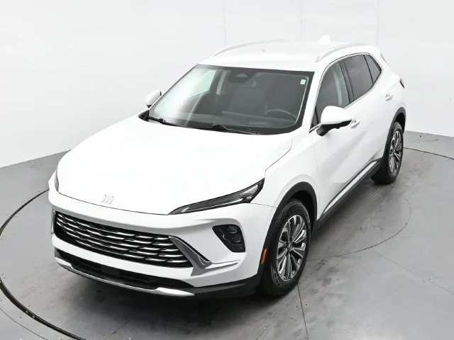 Used 2024 Summit White Buick Preferred image 34