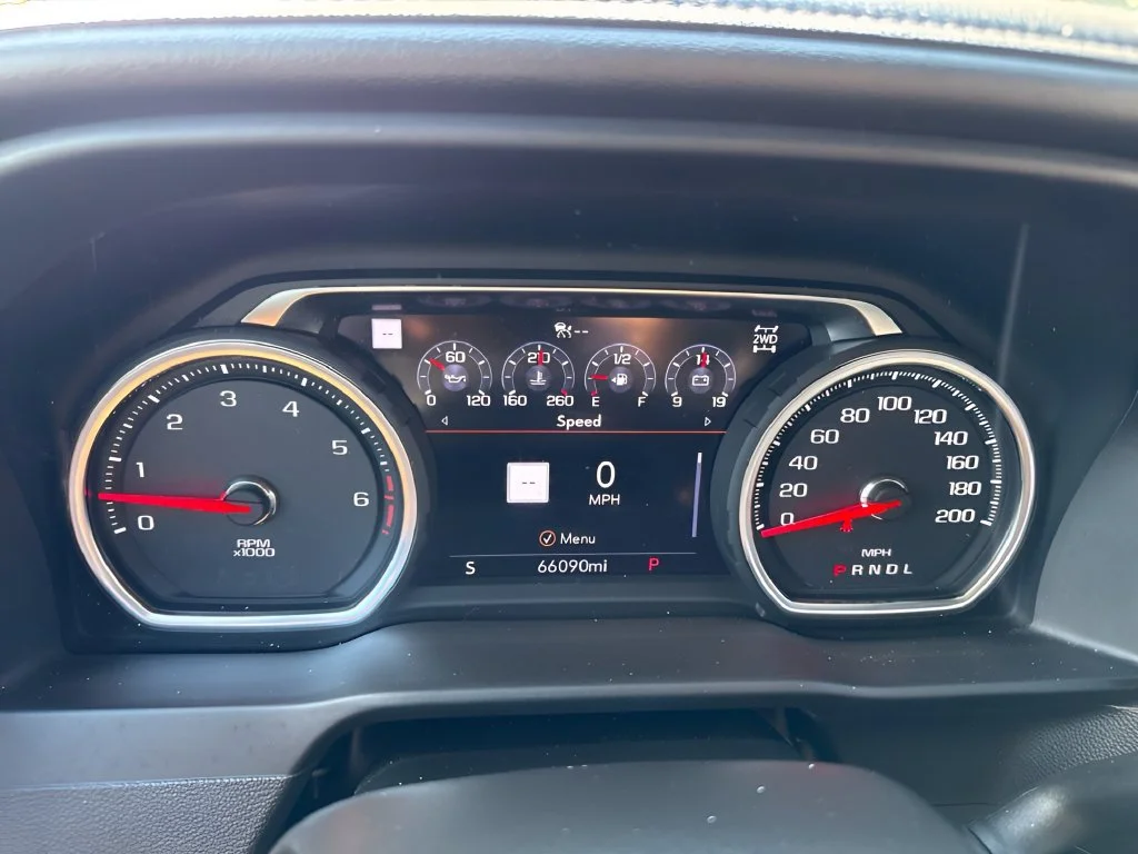 Used 2022 Black Chevrolet High Country image 22