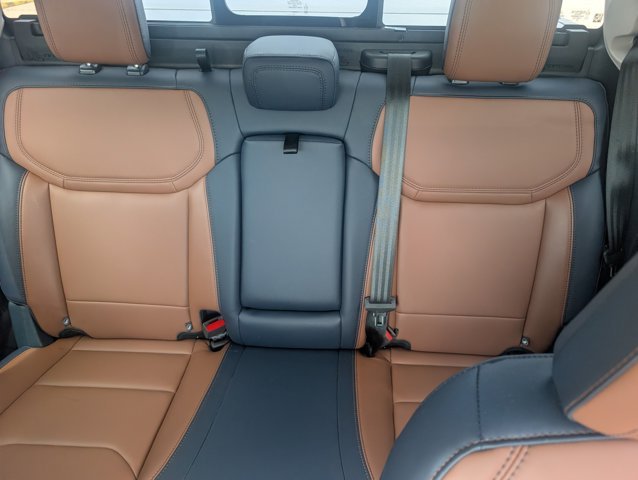Used 2024 Gray Ford LARIAT image 19
