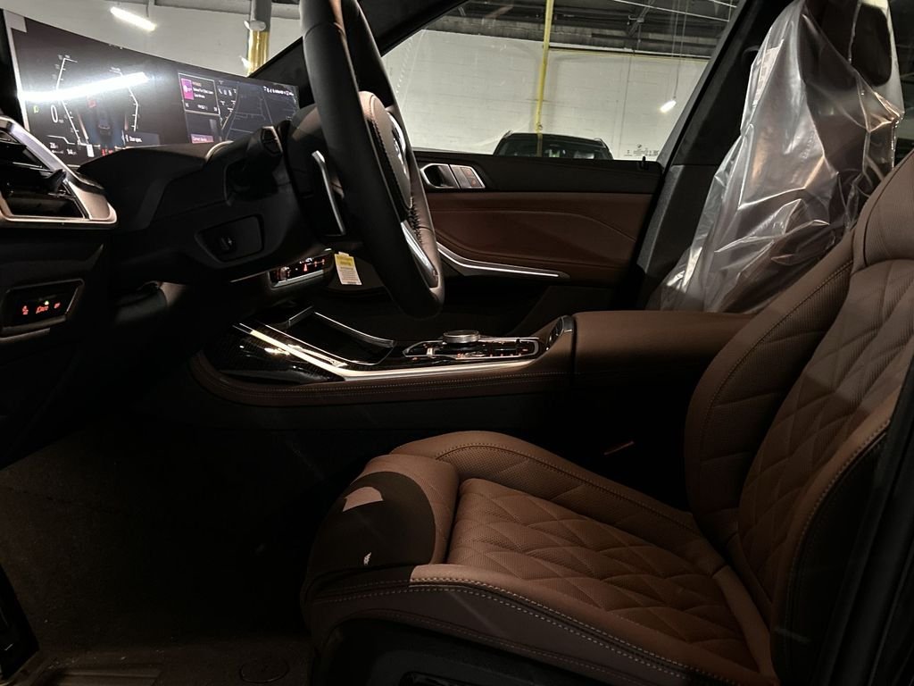 New 2027 Black Sapphire Metallic BMW xDrive40i image 11
