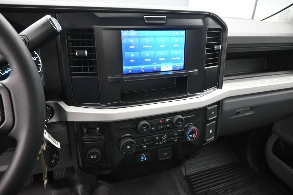 New 2026 Oxford White Ford XL image 18