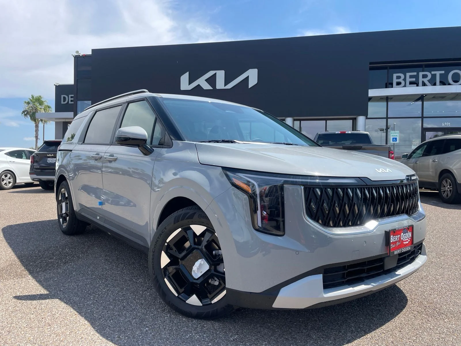 New 2026 White Kia EX image 1
