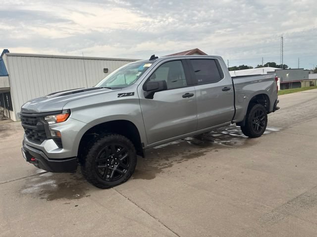 Used 2024 Chevrolet Silverado 1500 Custom with VIN 3GCUDCE85RG425390 for sale in Kansas City