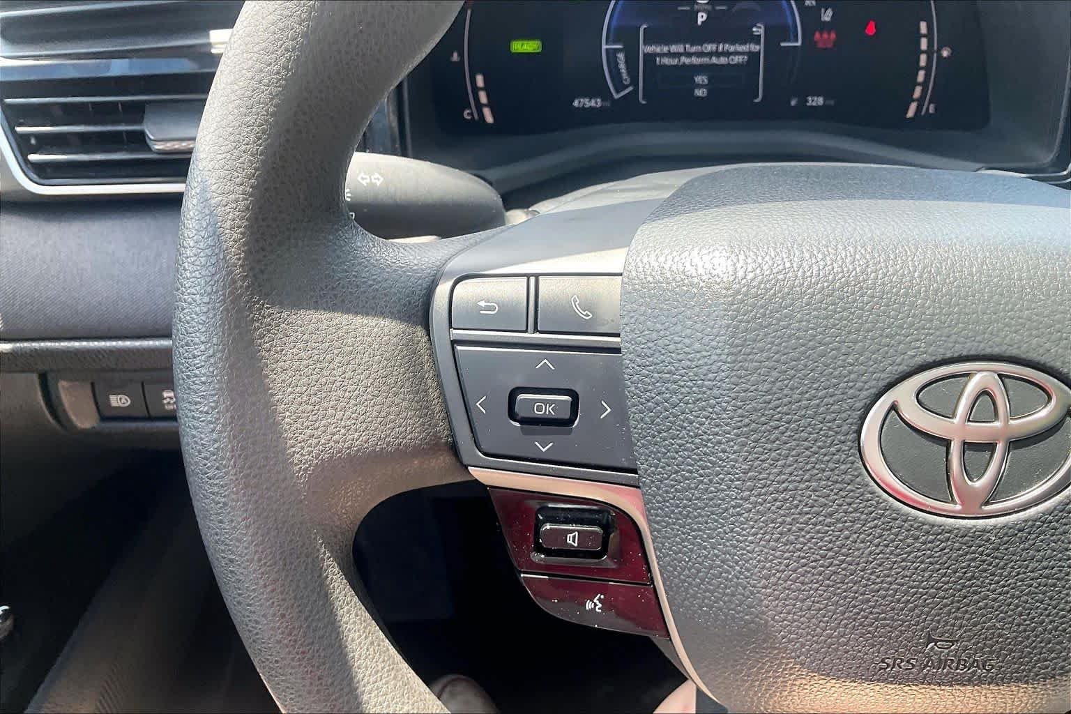 Used 2025 Ice Cap Toyota LE image 23
