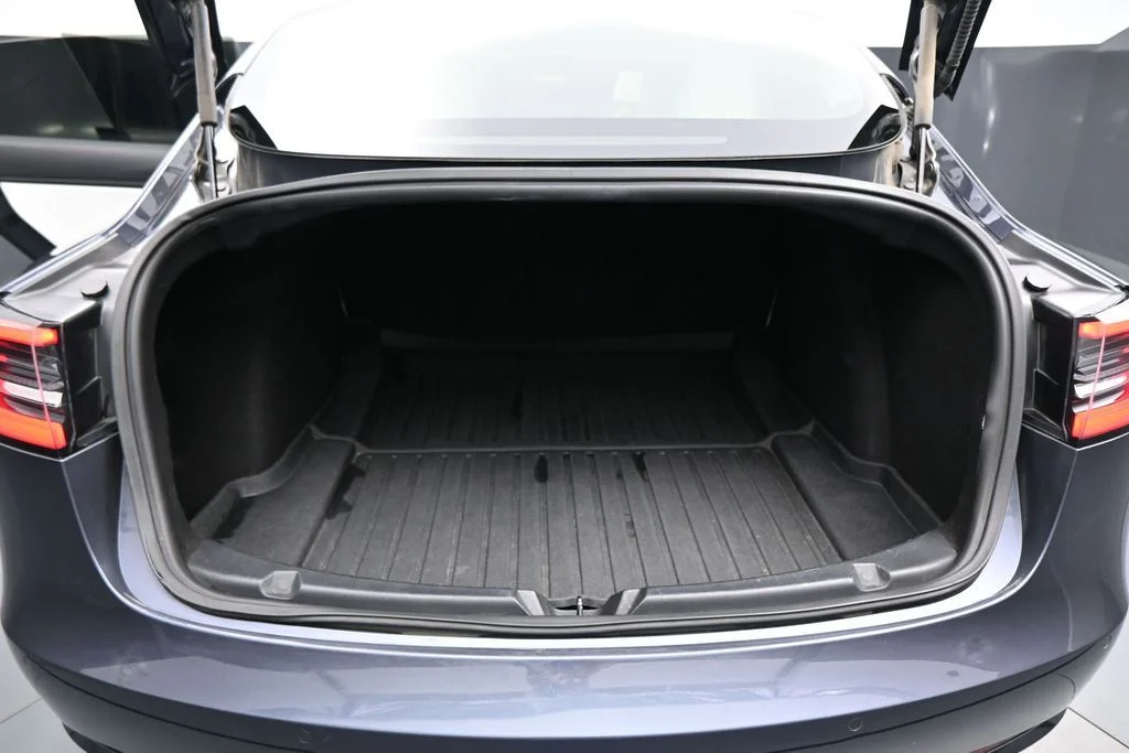 Used 2020  Tesla Performance image 26