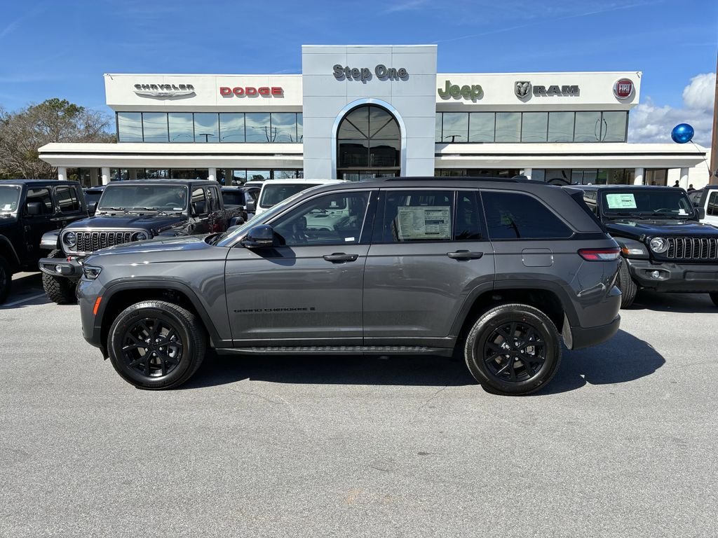 New 2026 Baltic Gray Metallic Clear-Coat Exterior Paint Jeep Altitude image 7