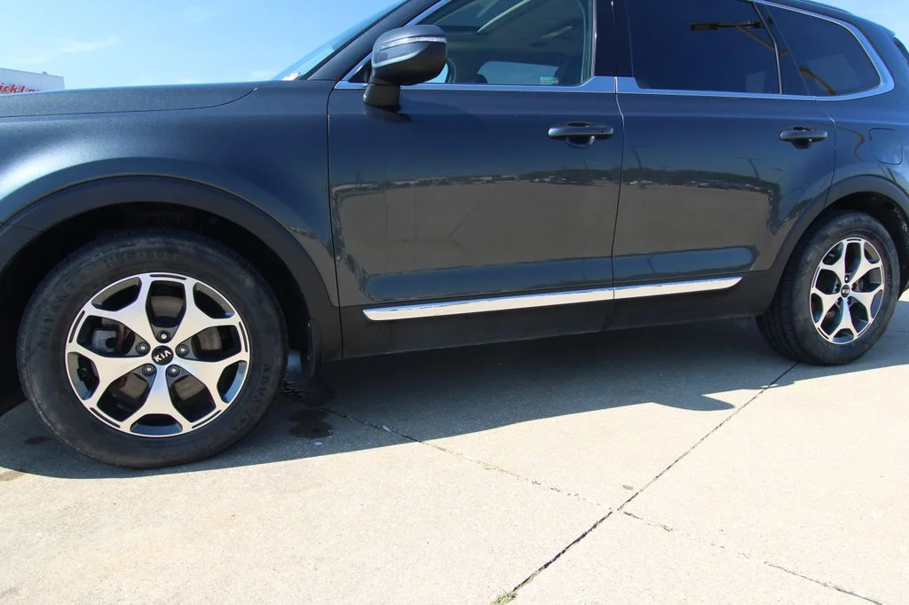 Used 2020 Gravity Gray Kia EX image 11