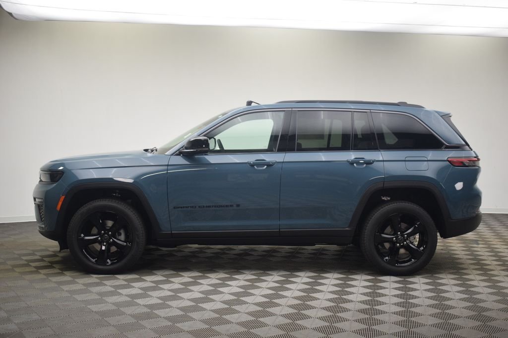 New 2027 Steel Blue Paint Jeep Limited image 15