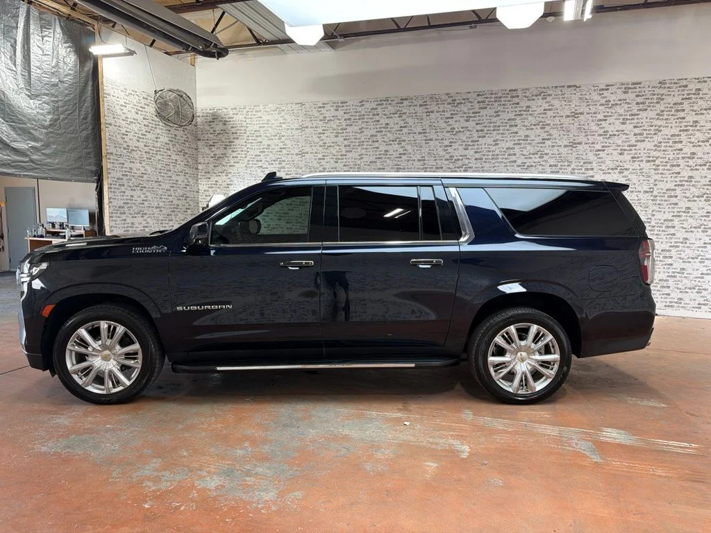 Used 2023 Midnight Blue Metallic Chevrolet High Country image 4