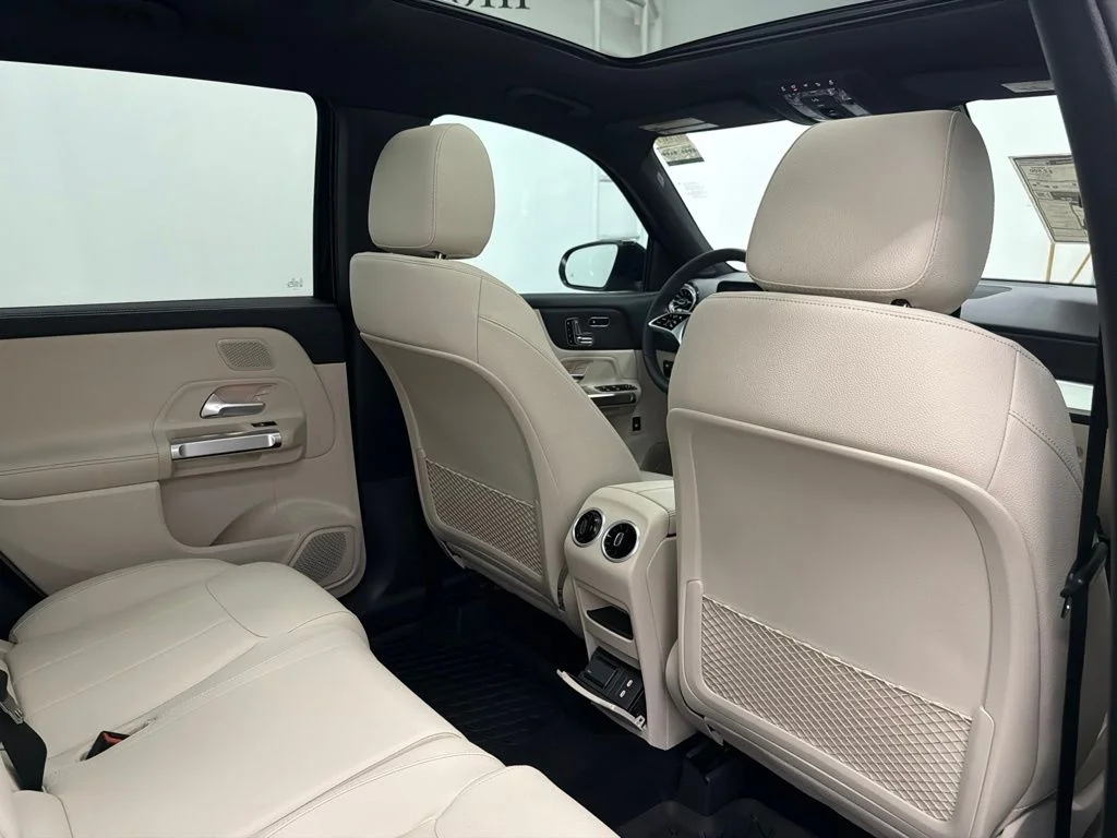 New 2026 Black Mercedes-Benz GLB 250 image 23