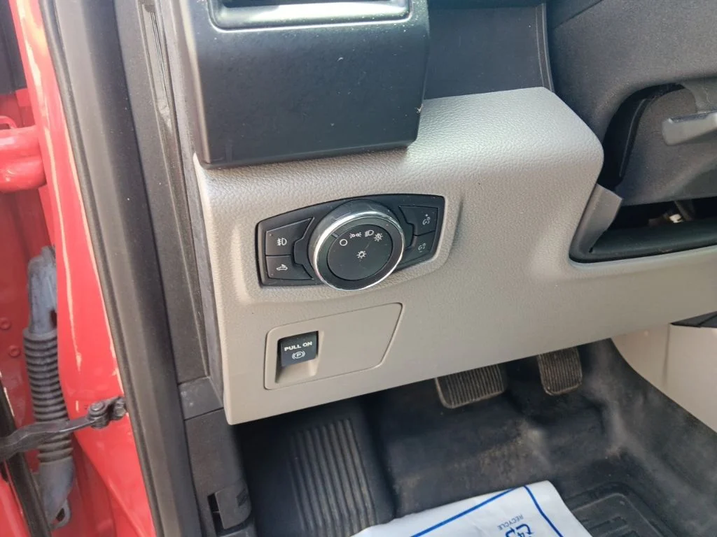 Used 2016 Race Red Ford XL image 16