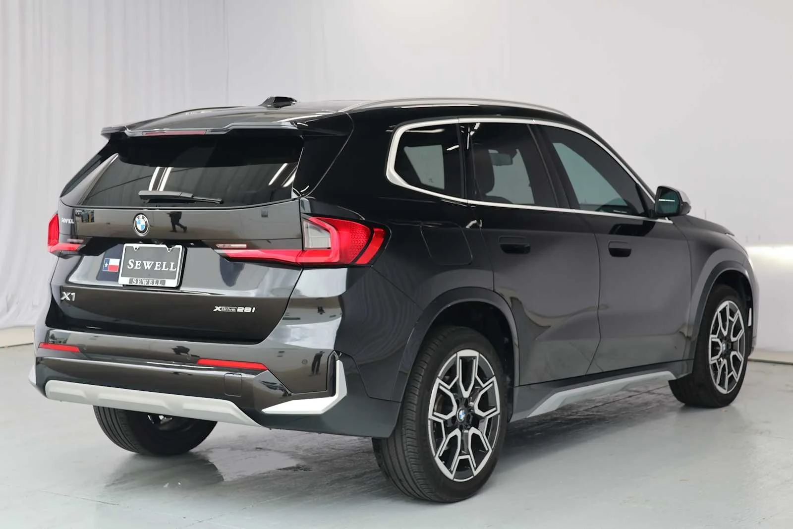 Certified Used 2024 Black Sapphire Metallic BMW xDrive28i image 9