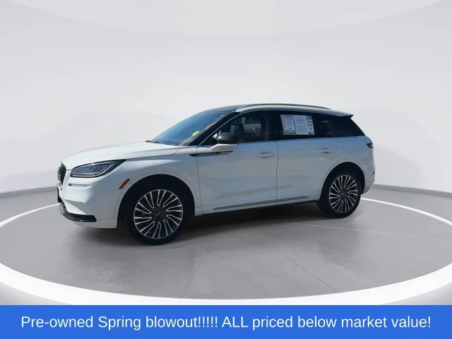 Used 2022 White Lincoln Standard image 4