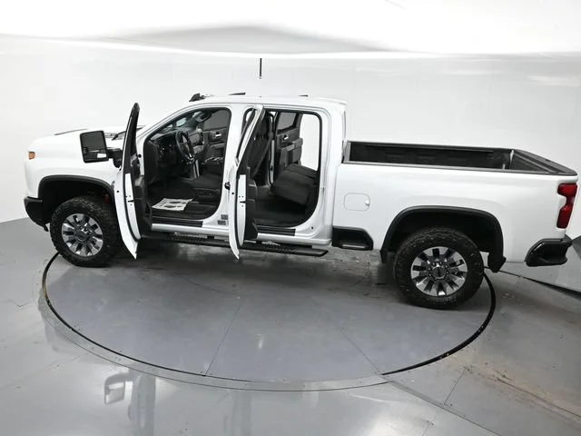 Used 2024 Summit White Chevrolet Custom image 39