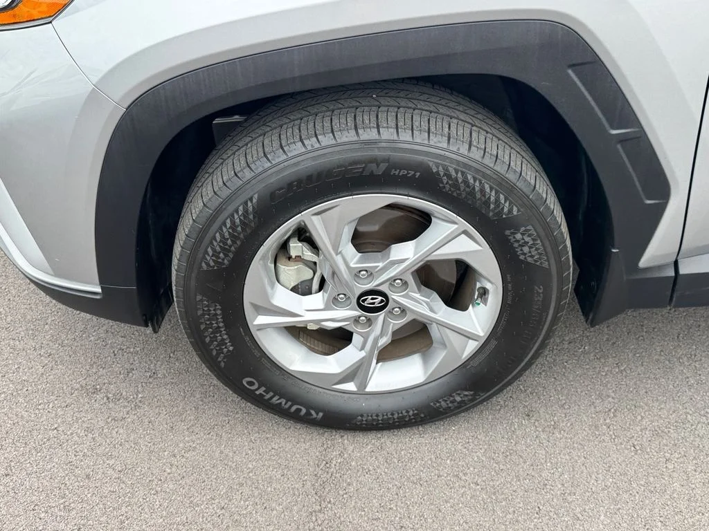Used 2024 Silver Hyundai SEL image 19