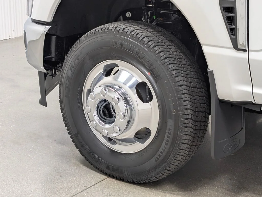 New 2026 Star White Metallic Tri-Coat Ford F-350® King Ranch® image 2