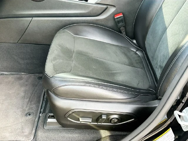 Used 2025 Black Jeep Altitude X image 19
