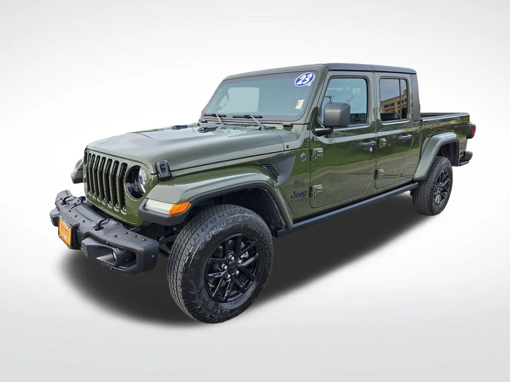 Used 2023 Green Jeep  image 7