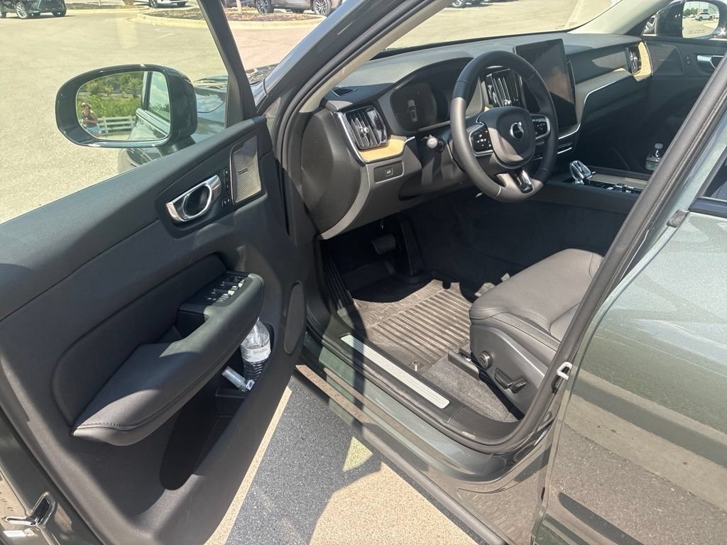 Used 2026 Forest Lake Volvo Plus image 18