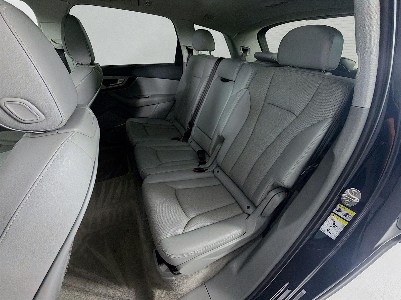 Used 2018  AUDI  image 20