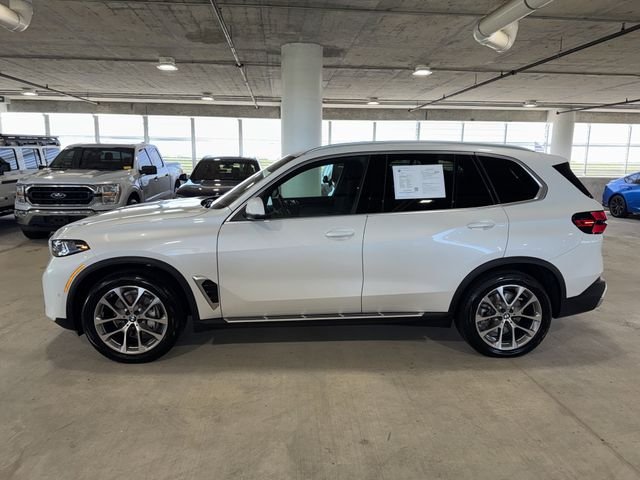 Certified Used 2026 Mineral White Metallic BMW xDrive40i image 5