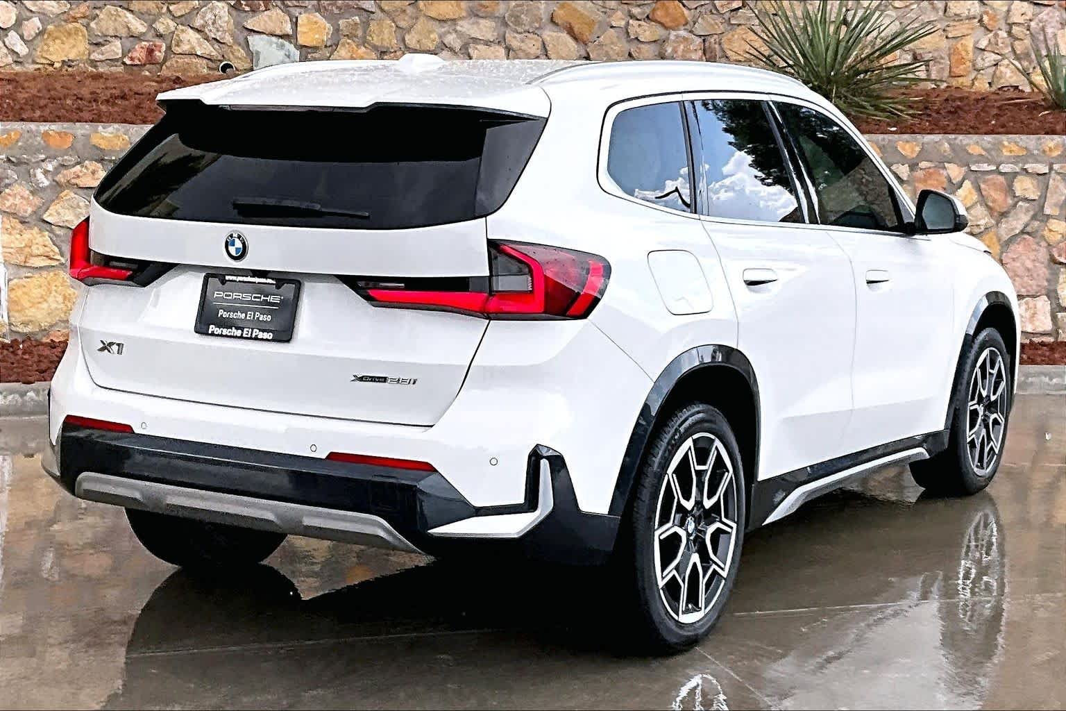 Used 2023 Alpine White BMW xDrive28i image 7