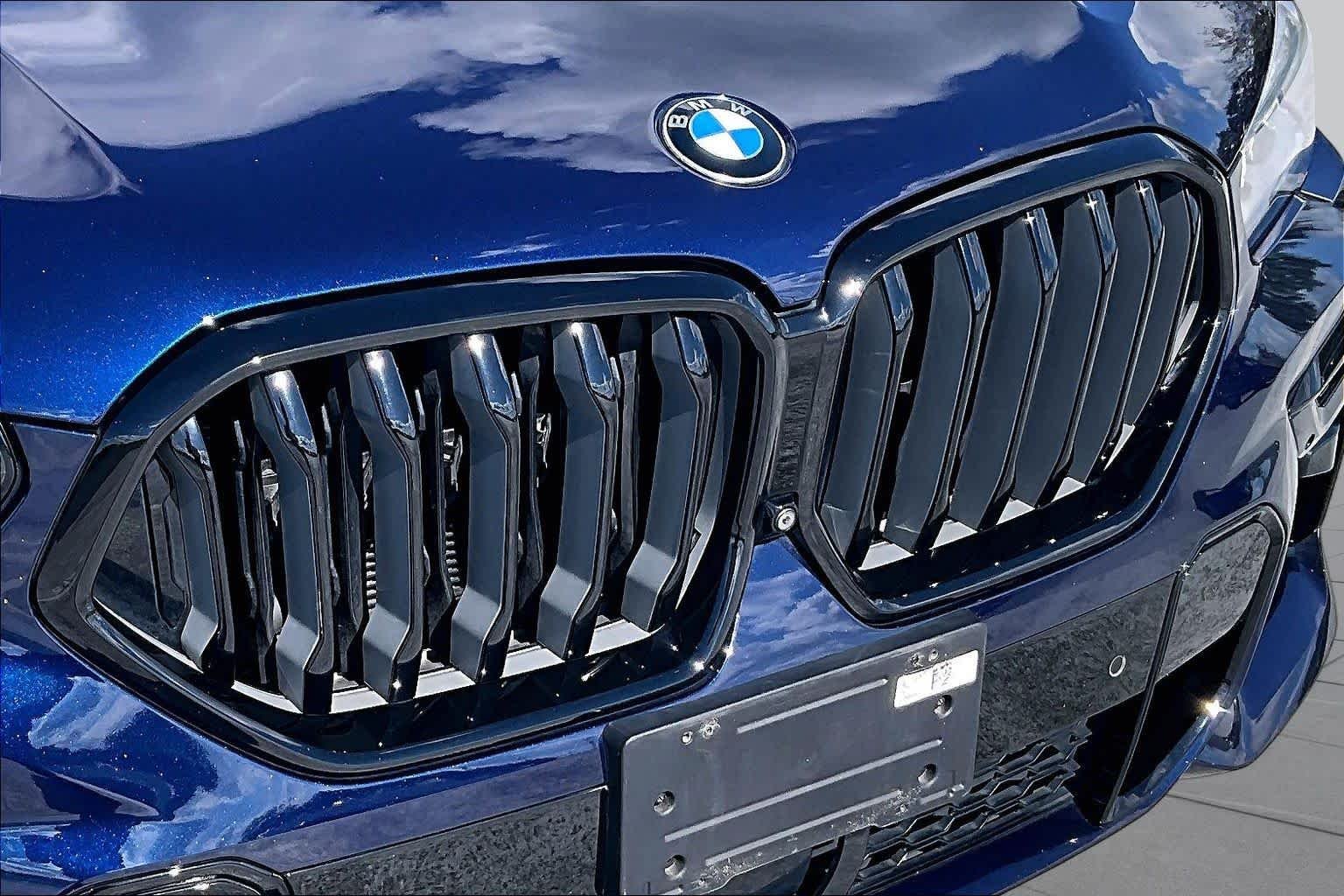 Used 2022 Tanzanite Blue II Metallic BMW M50i image 30