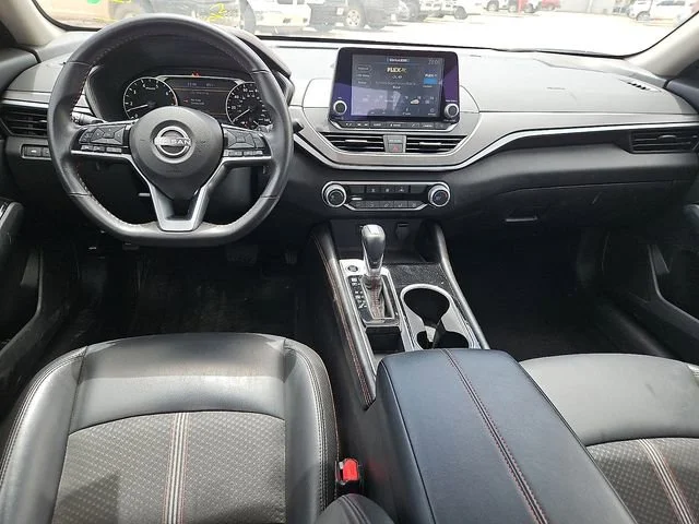 2025 Nissan Altima SR - Photo 12