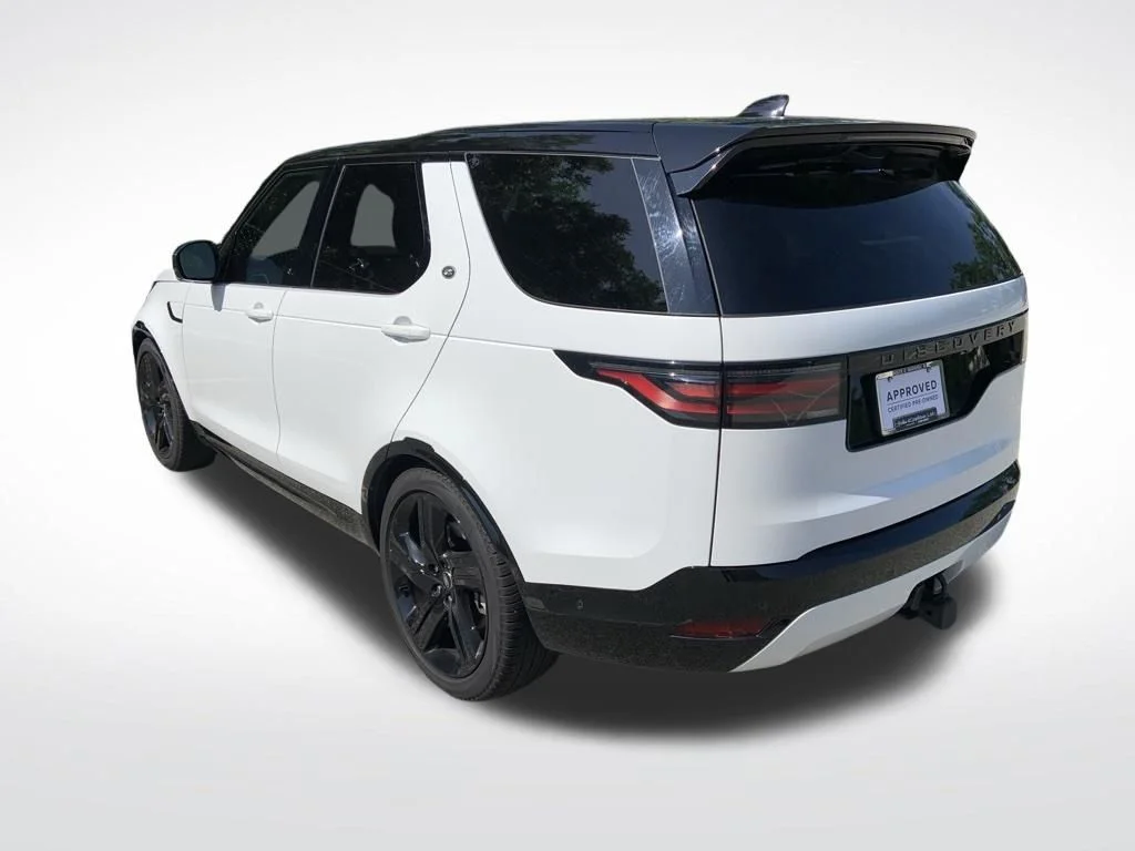 Used 2025 White Land Rover Dynamic SE image 6