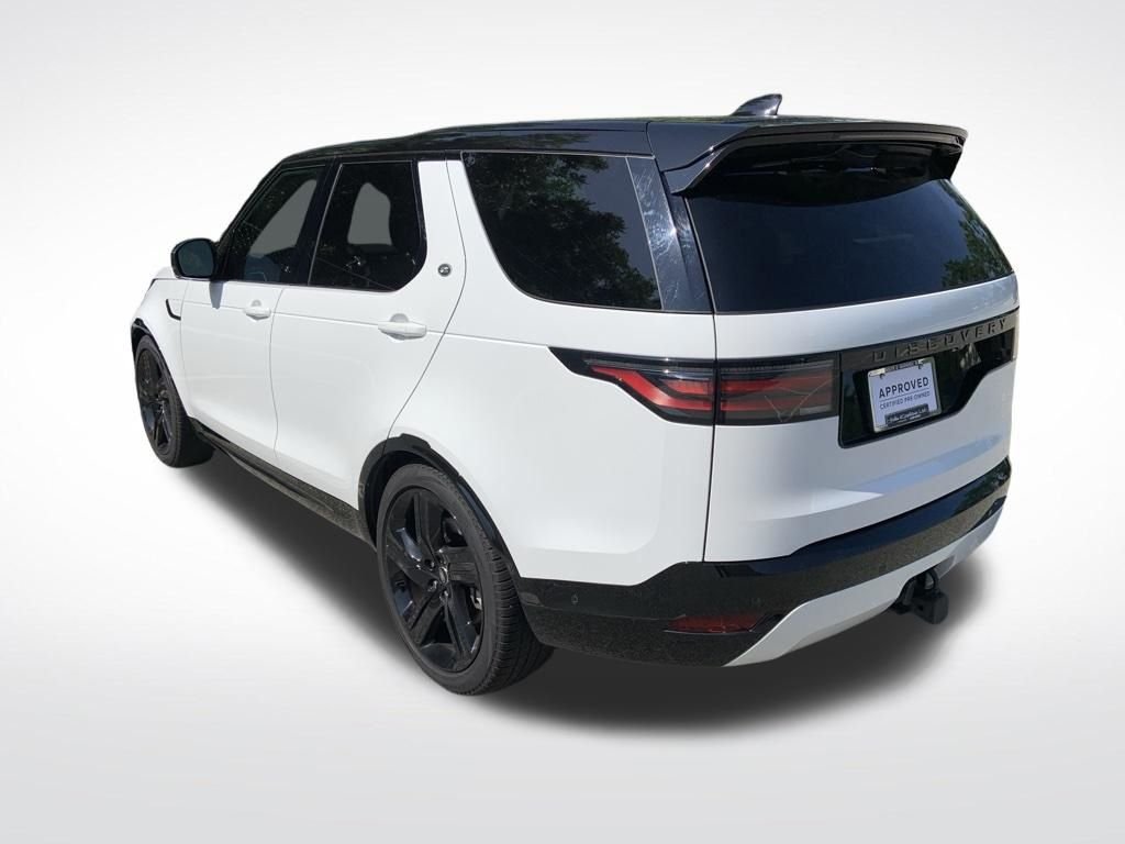 Used 2025 White Land Rover Dynamic SE image 6