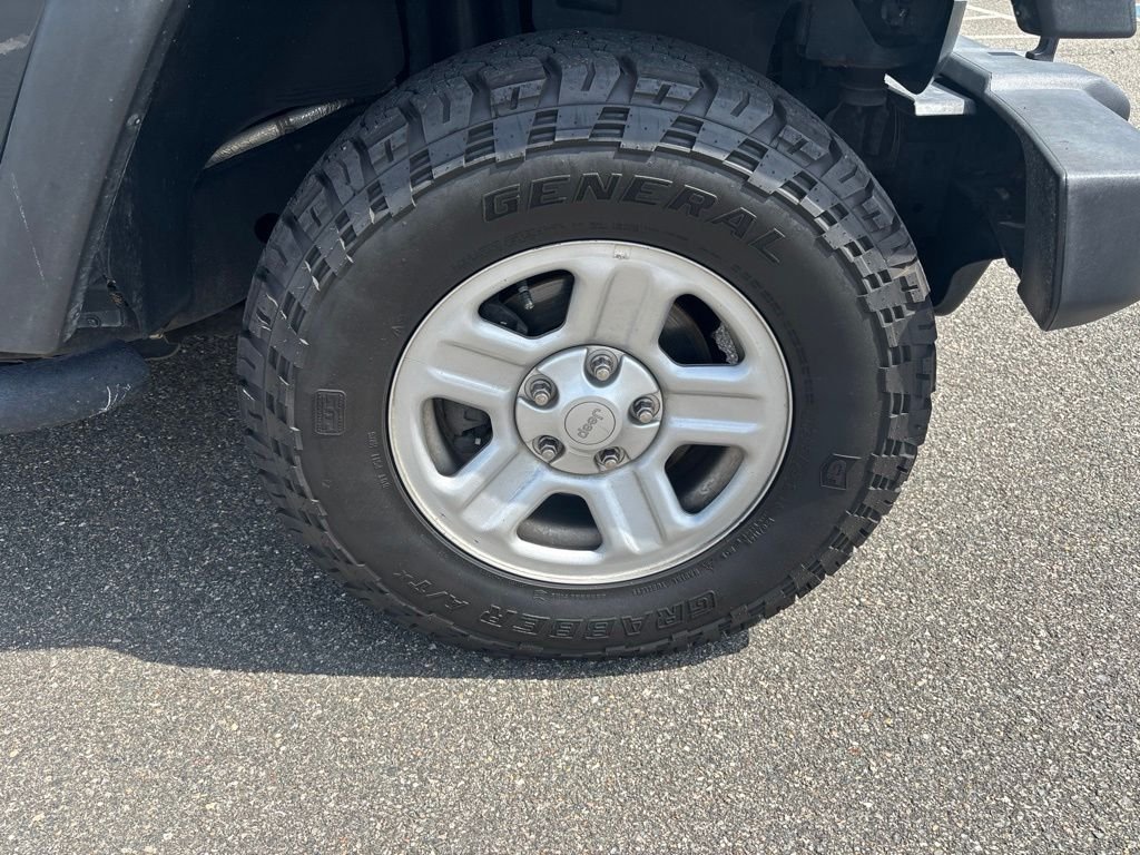 Used 2017 Black Jeep Sport image 9