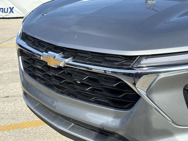 Used 2025 Gray Chevrolet LT image 3