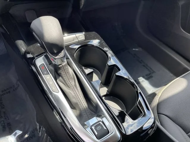 New 2026 Summit White Chevrolet ACTIV image 21