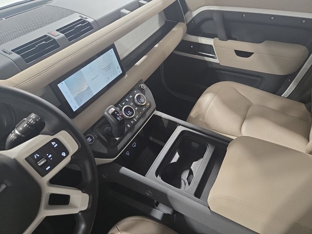 Used 2023 Fuji White Land Rover S image 12