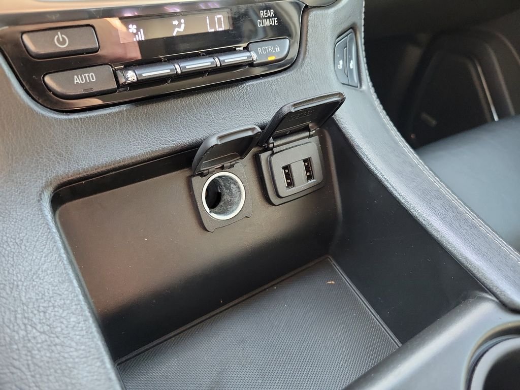 Used 2018 Silver Chevrolet LT image 36