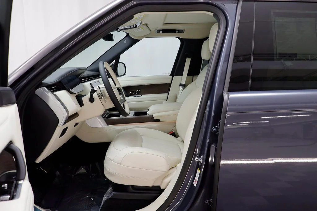 2025 Land Rover Range Rover SE - Photo 8