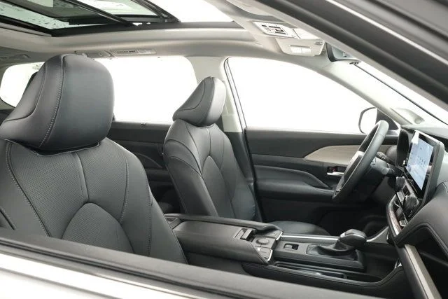 Certified Used 2026  Toyota Limited image 45