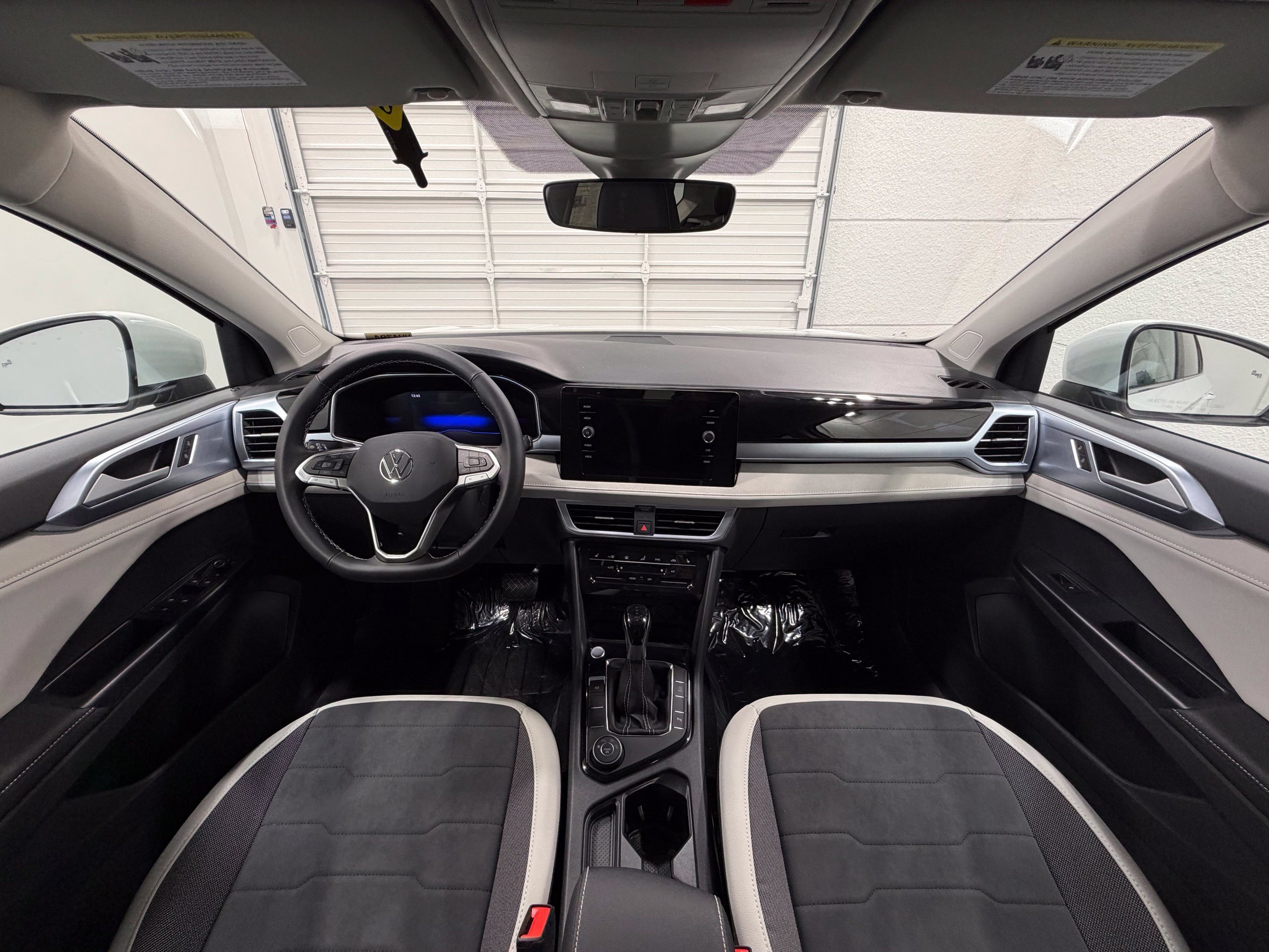 New 2026 White Volkswagen 1.5T SE image 30