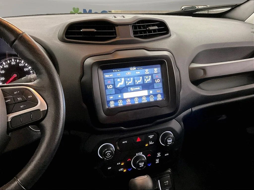 Used 2021 White Jeep Latitude image 9