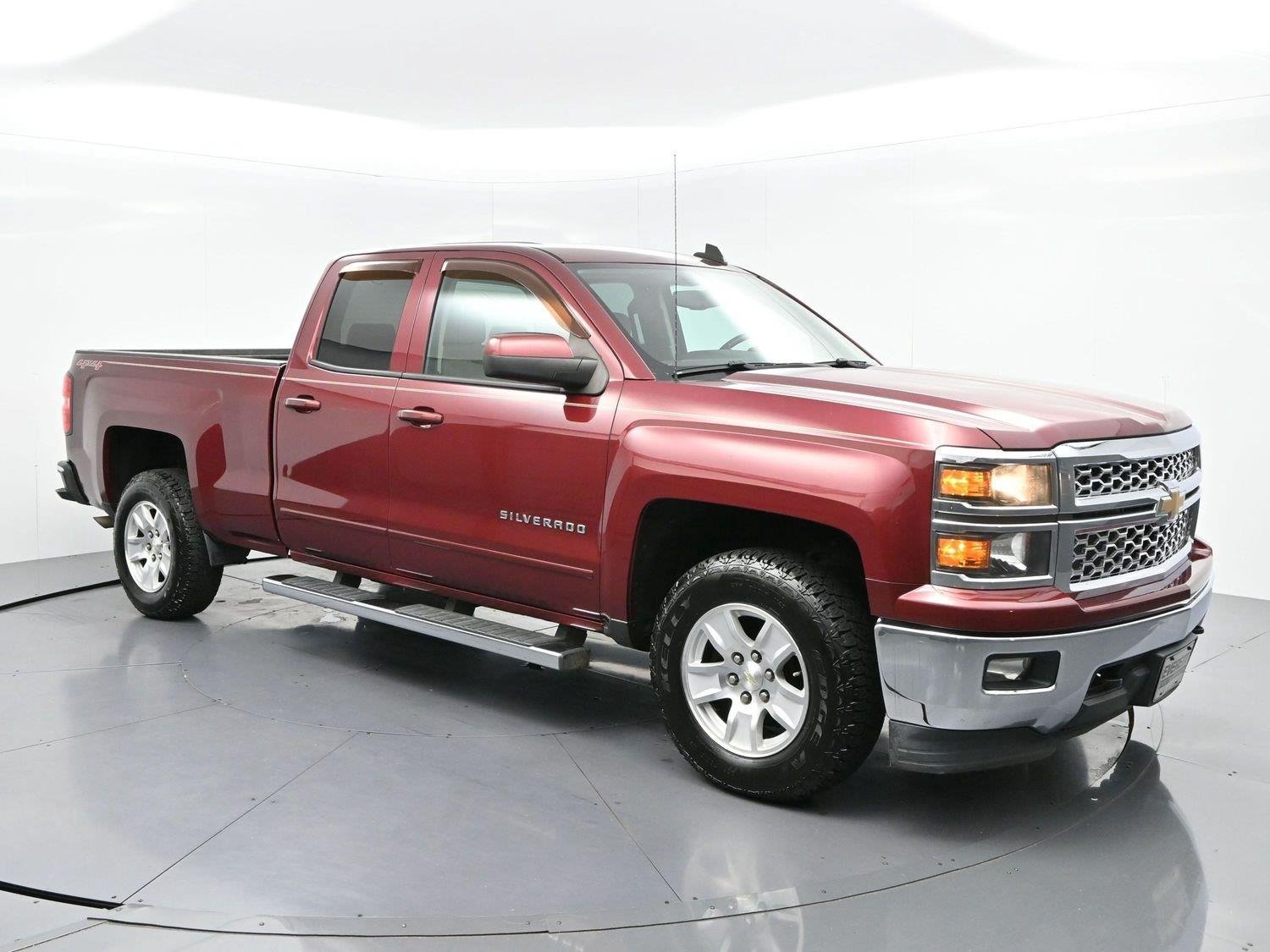 Used 2015 DEEP RUBY METALLIC Chevrolet LT image 2