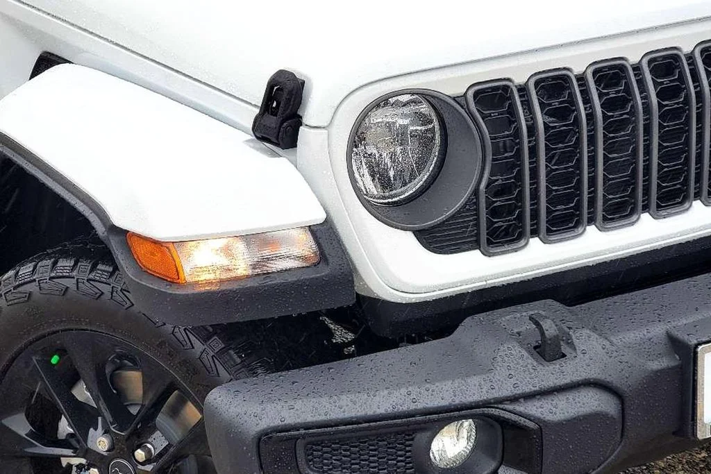 New 2025 White Jeep Nighthawk image 2