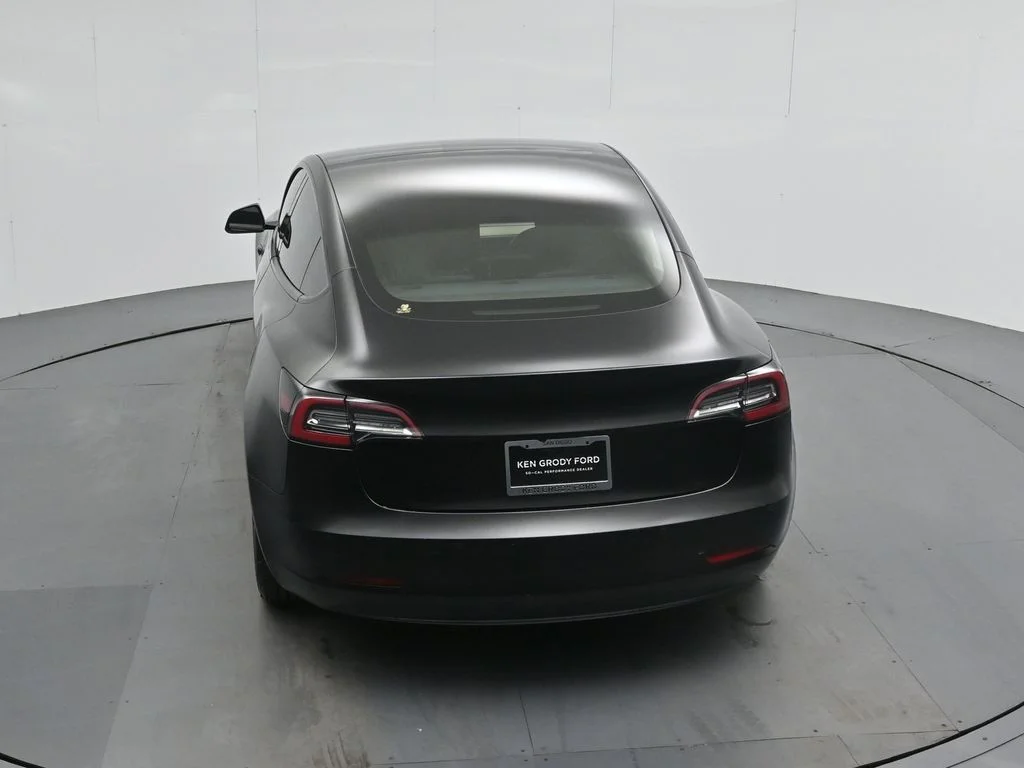 Used 2019 White Tesla Standard Range Plus image 33