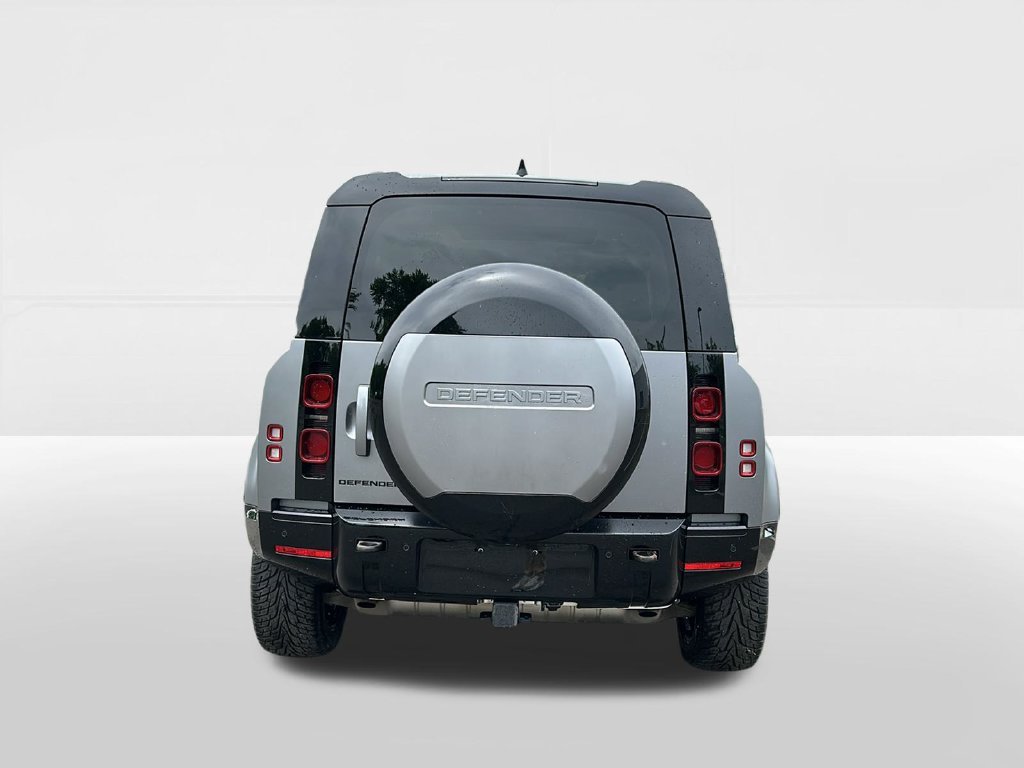 Certified Used 2024 Gray Land Rover X-Dynamic SE image 5