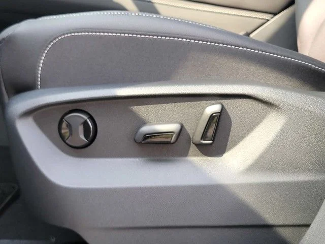 2026 Volkswagen Atlas SE w/Tech - Photo 34
