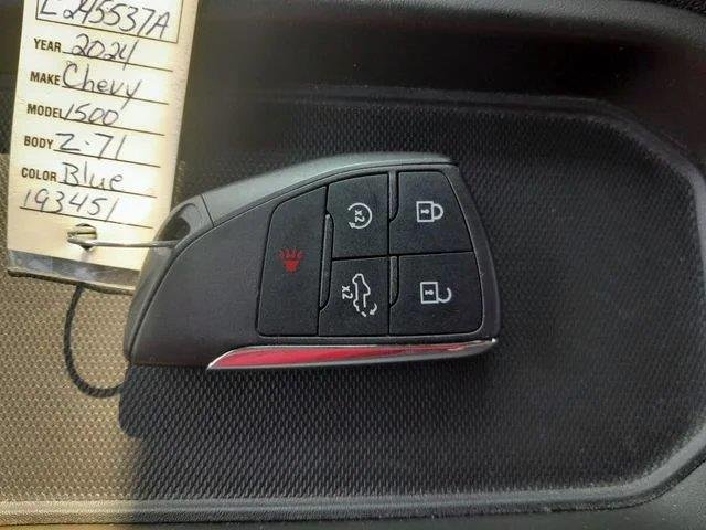 Used 2024 Lakeshore Blue Metallic Chevrolet LT image 10