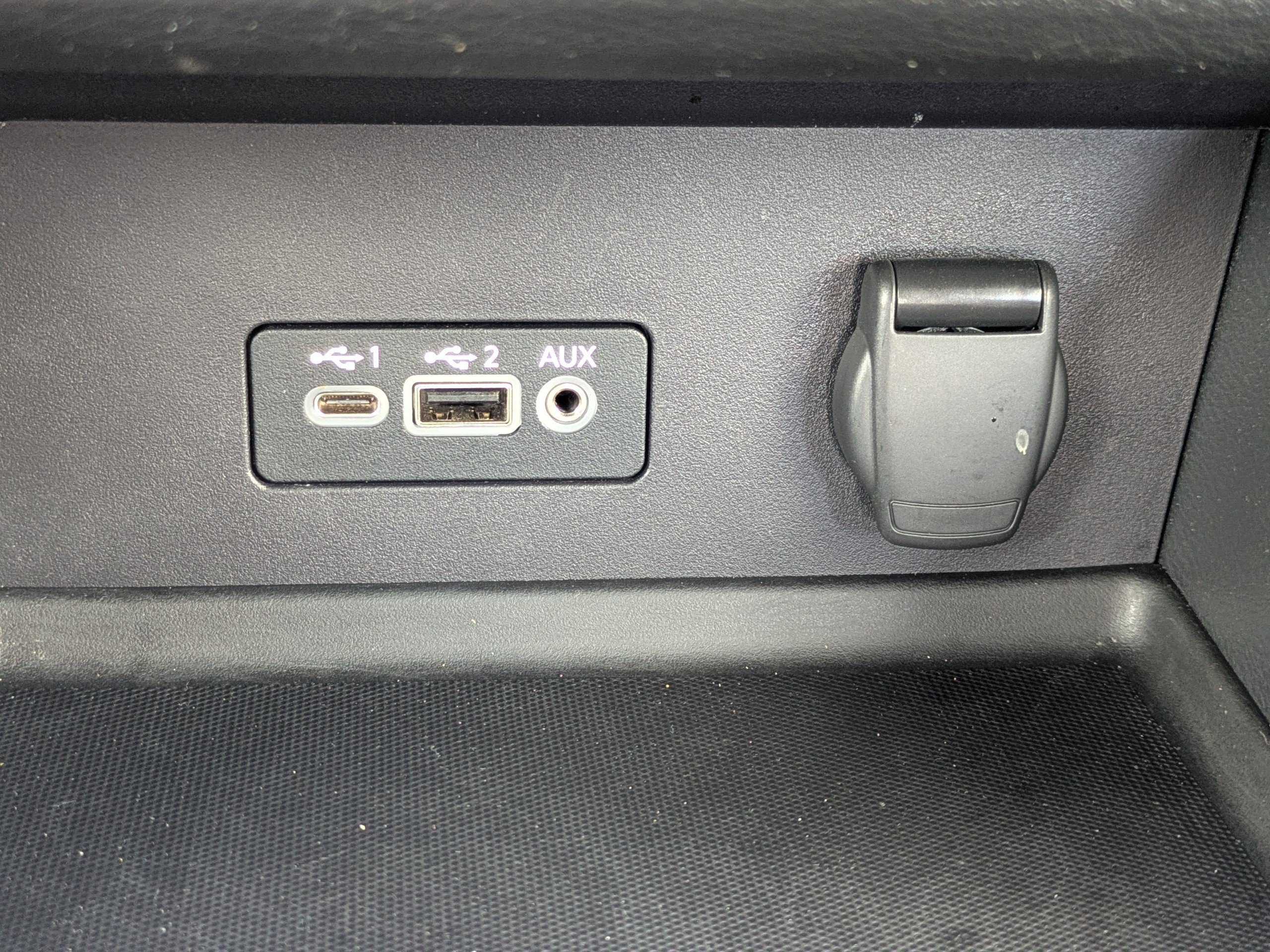 Used 2023 Gun Metallic/Super Black Nissan SR image 27